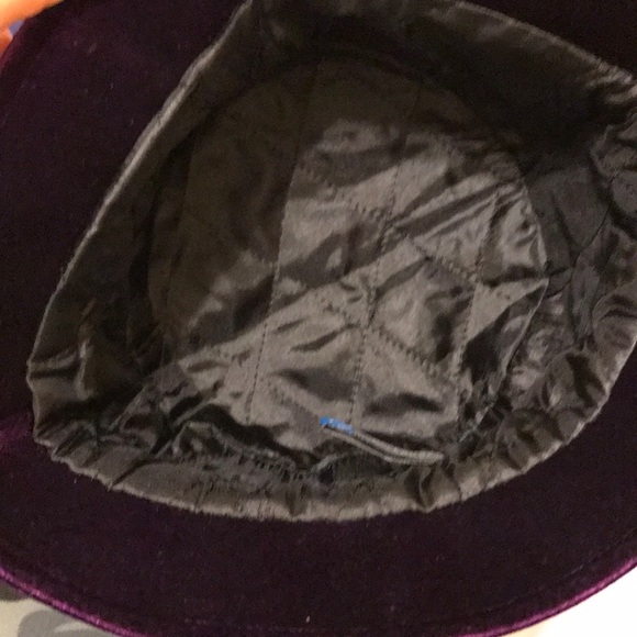 Purple hat with roses, new w/tags, - Picture 4 of 5